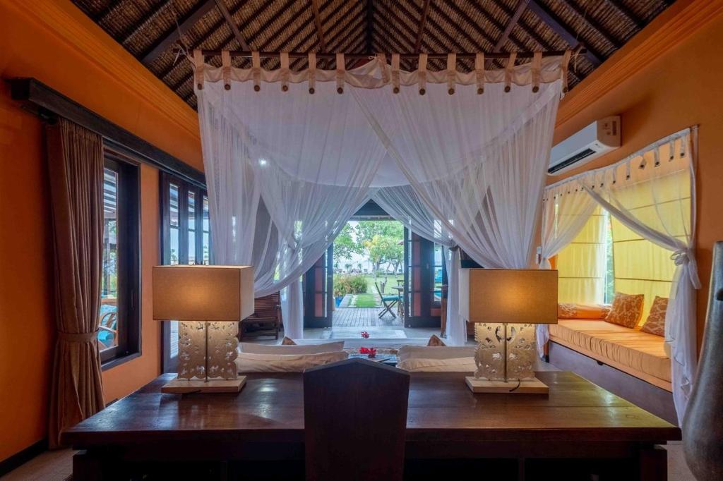 canopy bedroom amertha villa