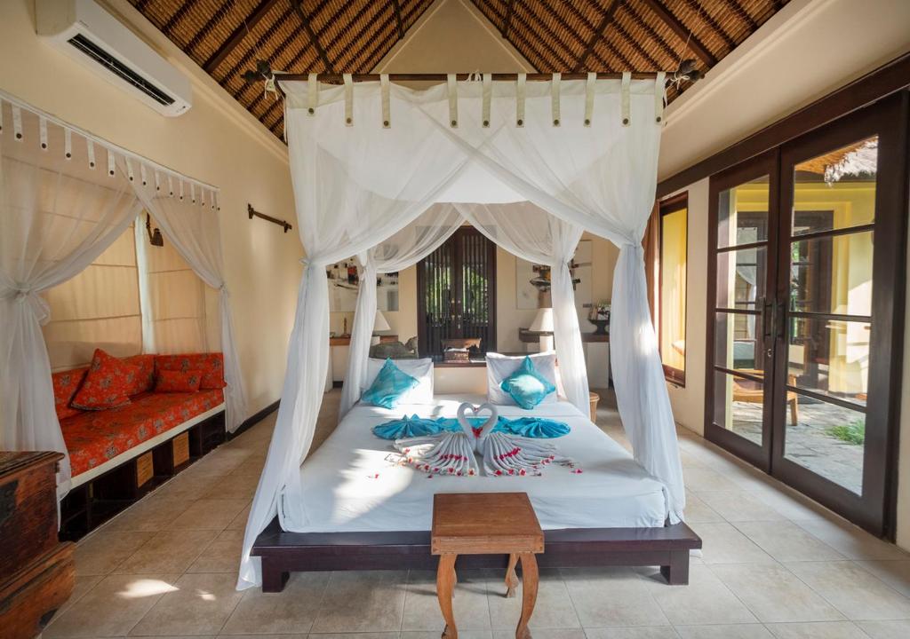 romantic bedroom amertha villa