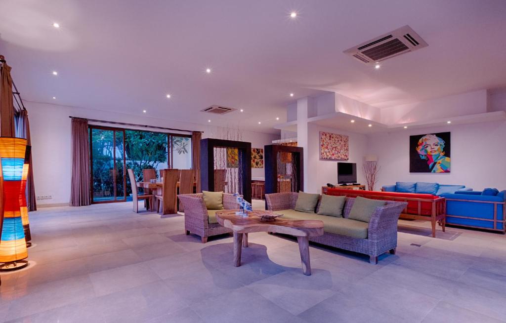 living dining area kutus villa