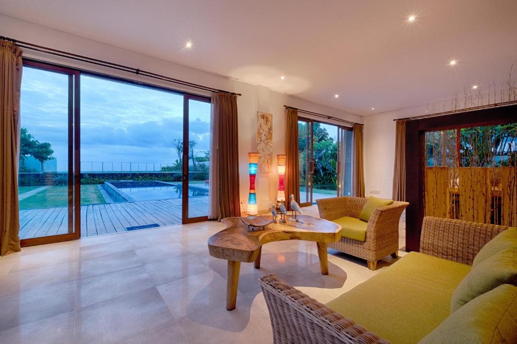 living room kutus villa