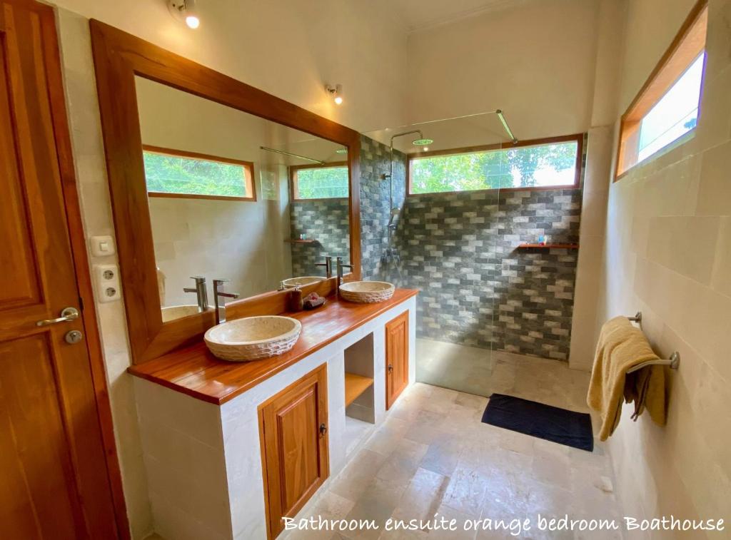 bathroom ensuite orange bedroom paradise villa