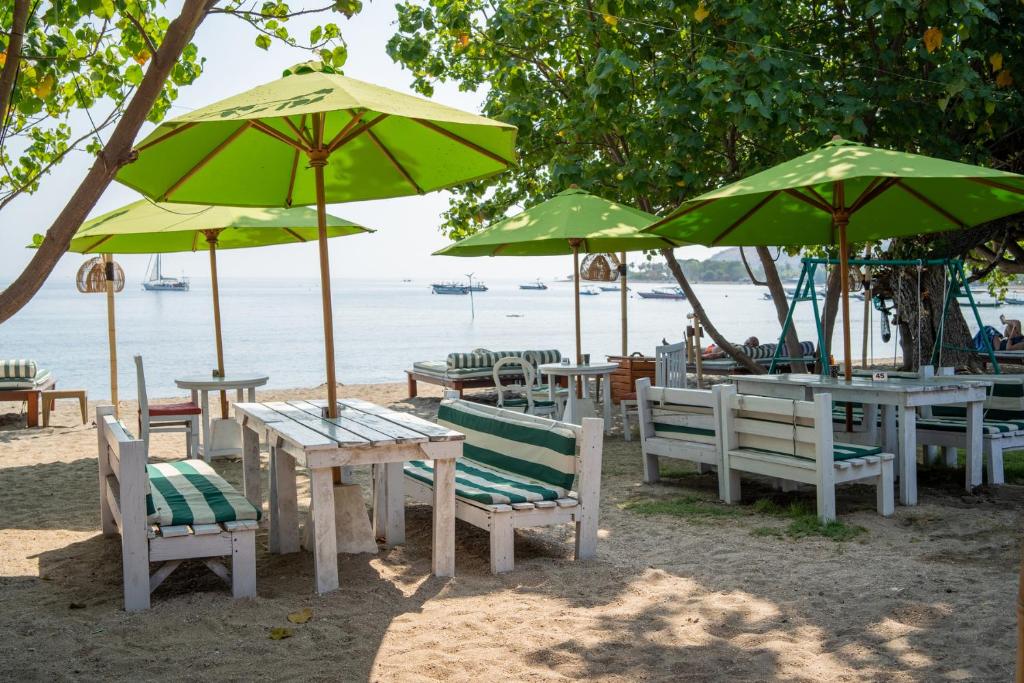 beachside dining taman villa