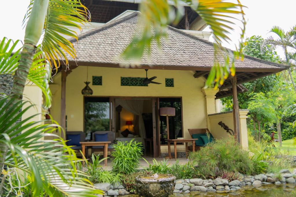 villa exterior taman villa