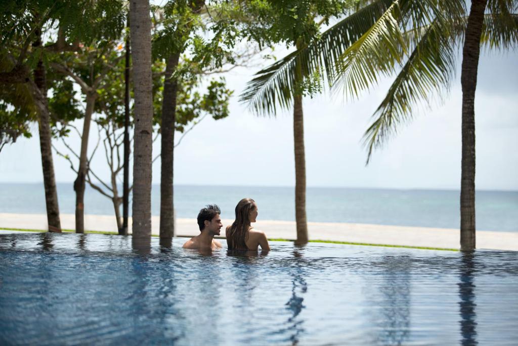 royal villa infinity pool