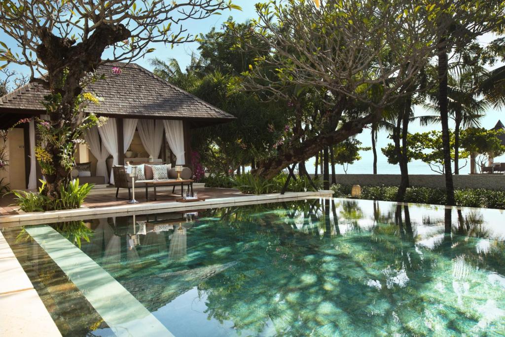 royal villa luxury villa pool