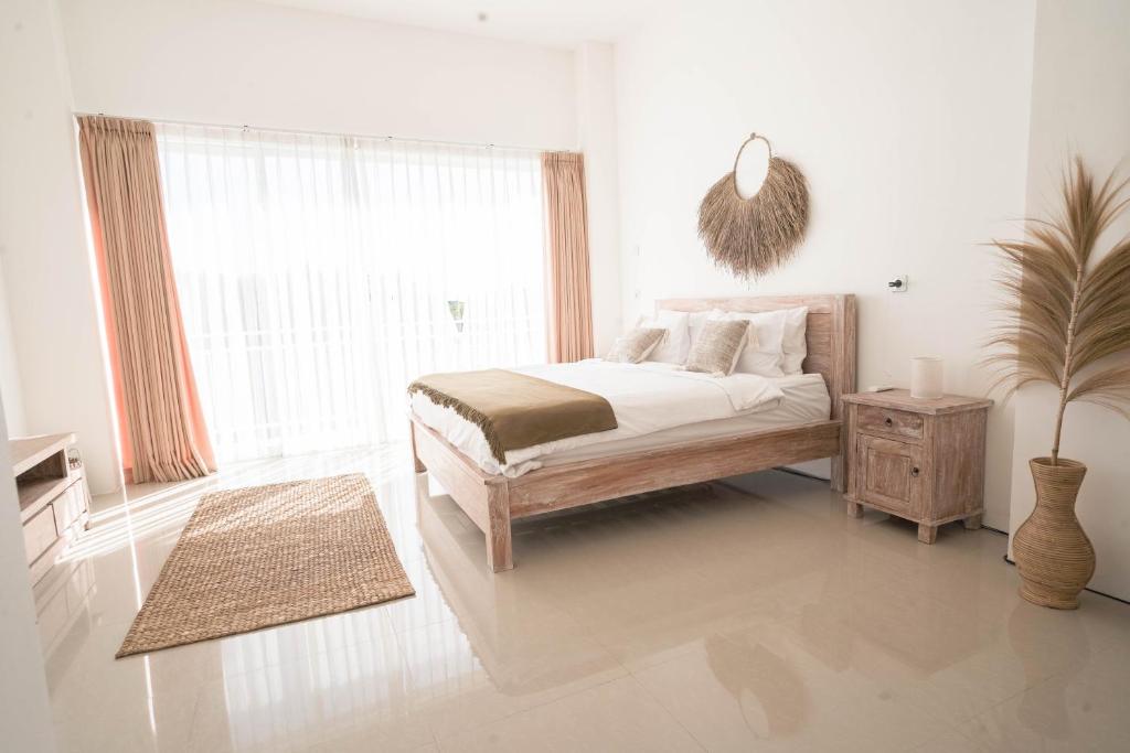 calmspacious villa bedroom1