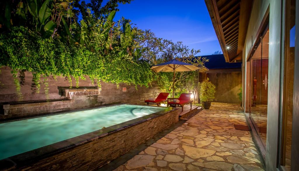 Side pool at Bracha Villas Bali 