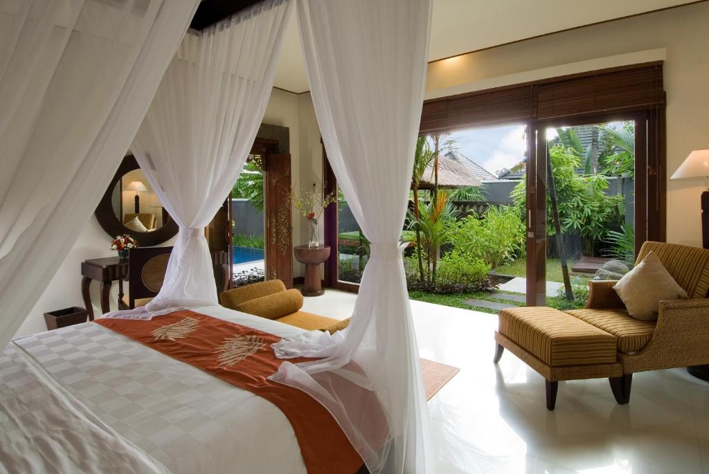 Bedroom with Garden at Bumi Linggah Villas Bali