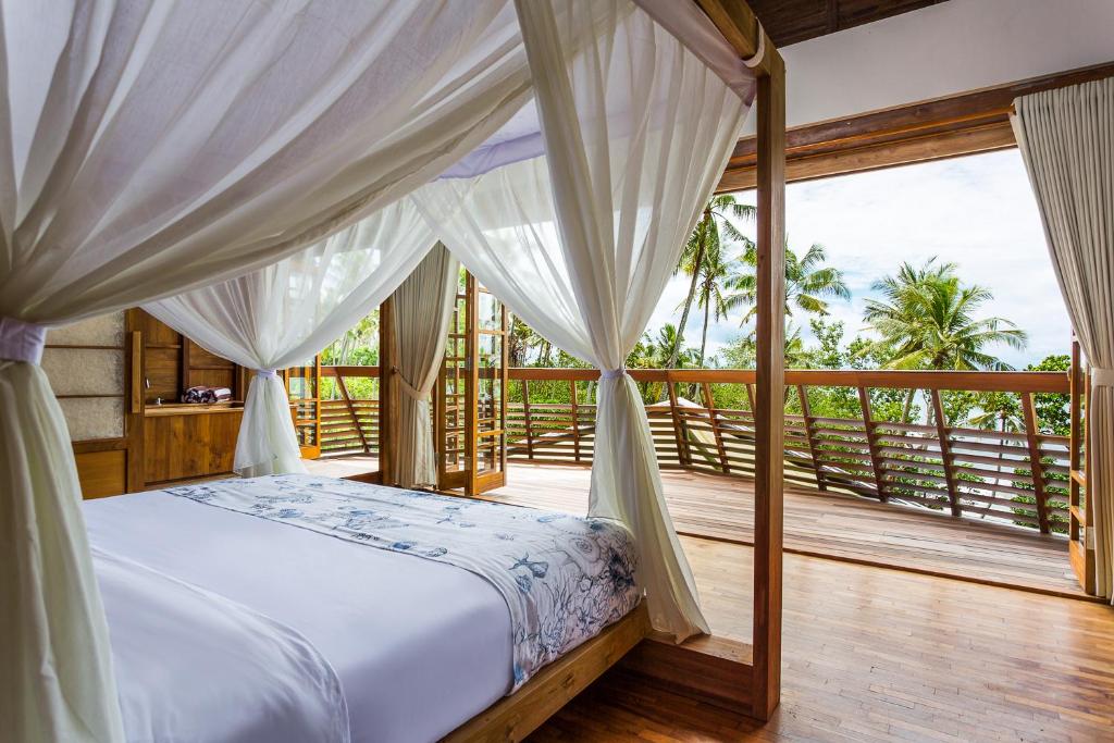 AC with Bedroom at The Cove Bali 