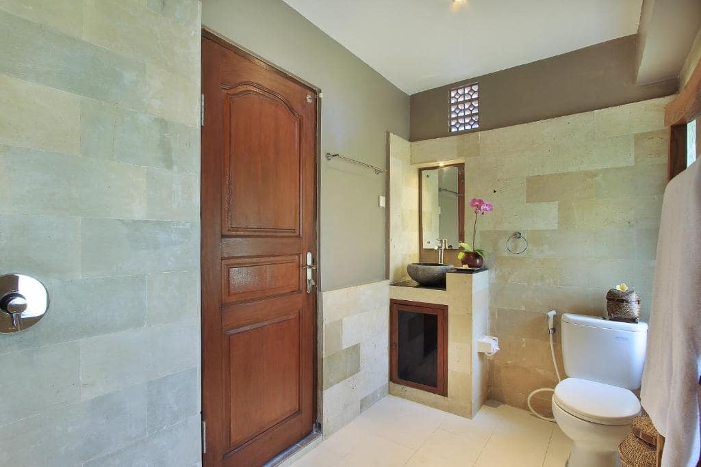 Wash room at D'Legon Luxury Villas