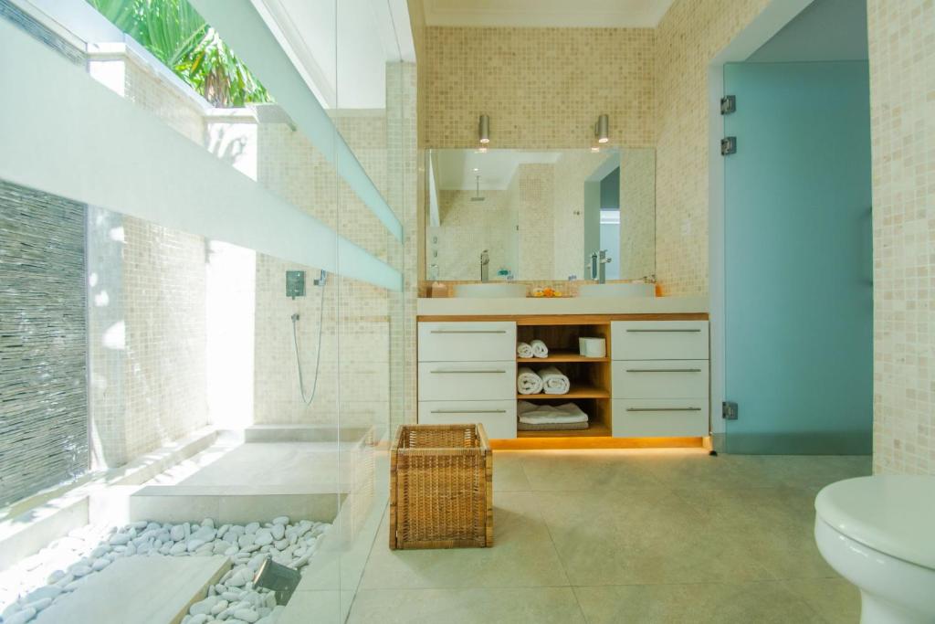 Shower at Deep Blue Villa Bali