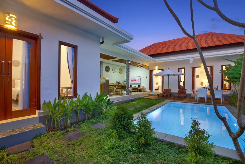 Side pool at Bedroom Private Villa