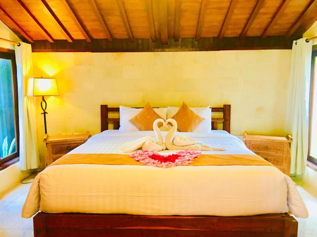Spacious bedroom at Jati Joglo Villas in sanur