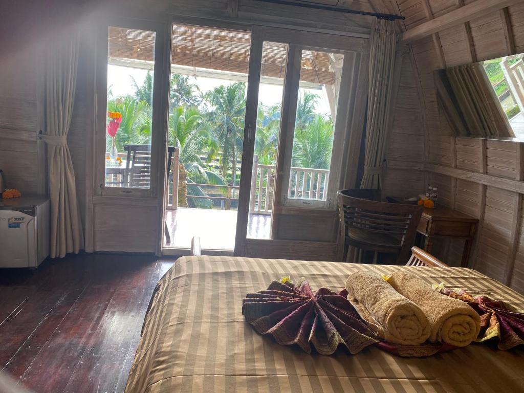 Bedroom with Garen view at Junjungan Suite