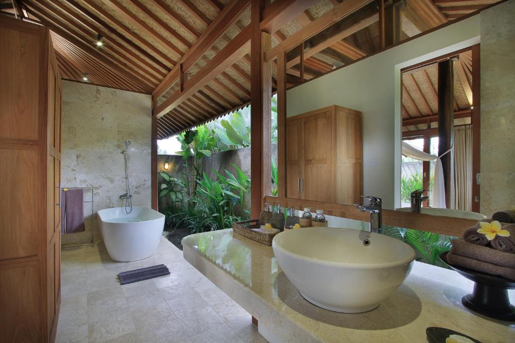 Wash room at Kabinawa Ubud Villas 