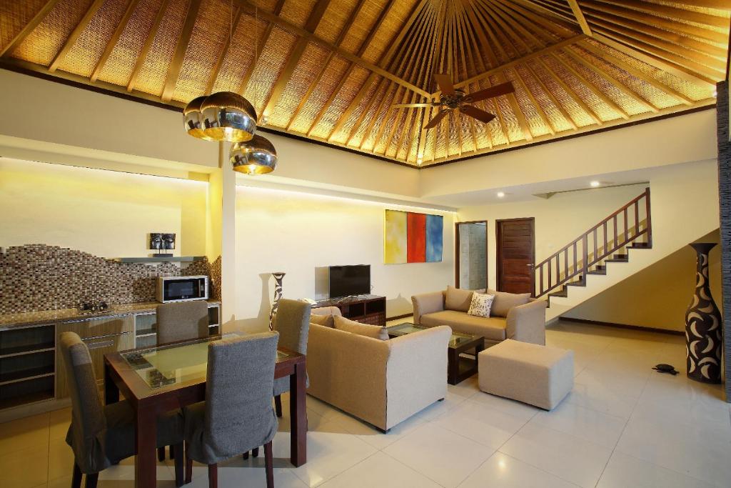 Living hall with sofa at Lalasa Villas Canggu