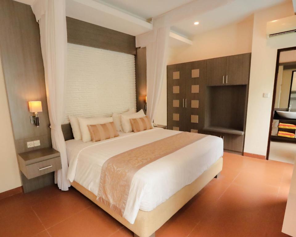 Bedroom with AC at Luxotic Private 