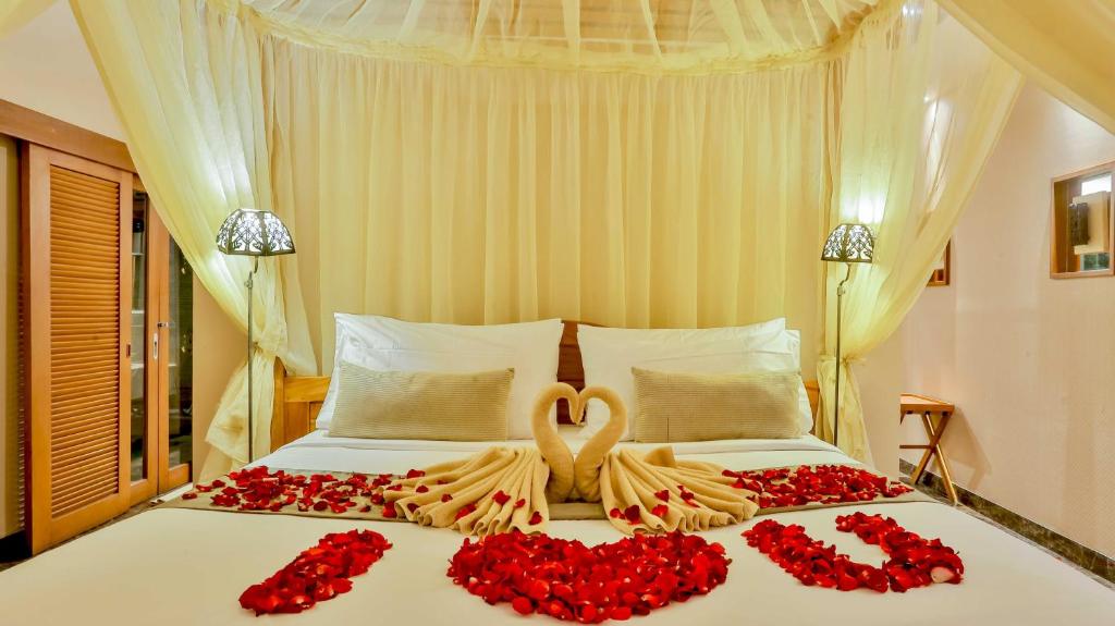 Bedroom at DISINI Luxury Spa Villas