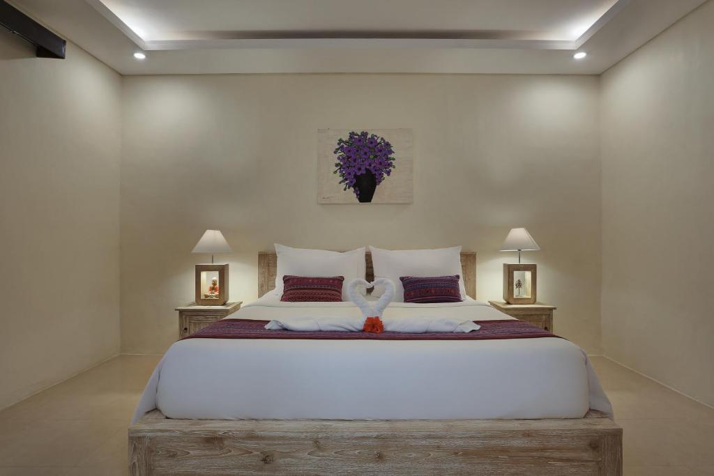 Long bed at Maha Shanti Ubud Villa