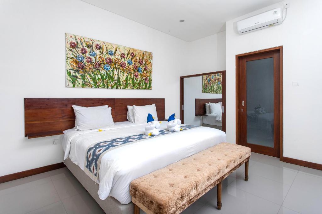 Bedroom with AC at Monaco Blu Luxury 