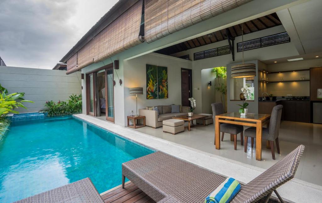 Side swimming pool at Maylie Bali Villa