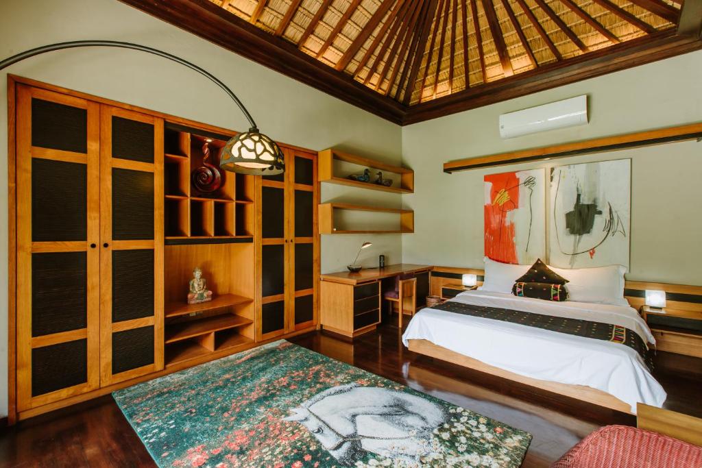 Bedroom with AC at Pronoia Villa Bali