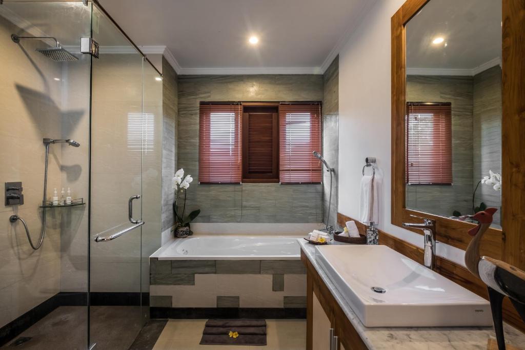 Shower at Puri Galih Villa