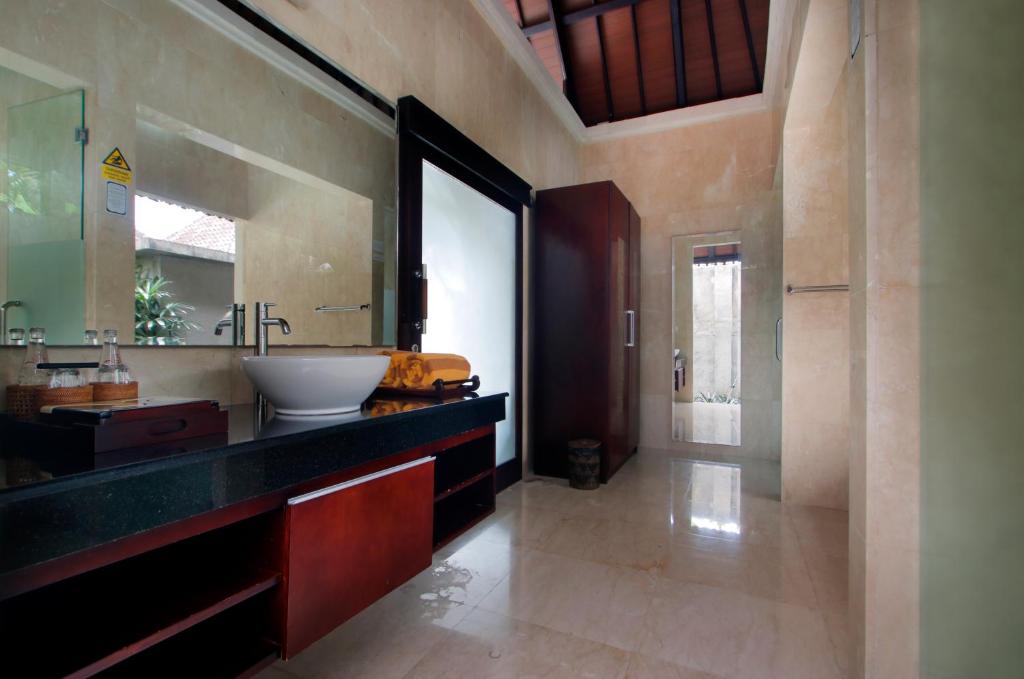 Wash room at Santi Mandala 