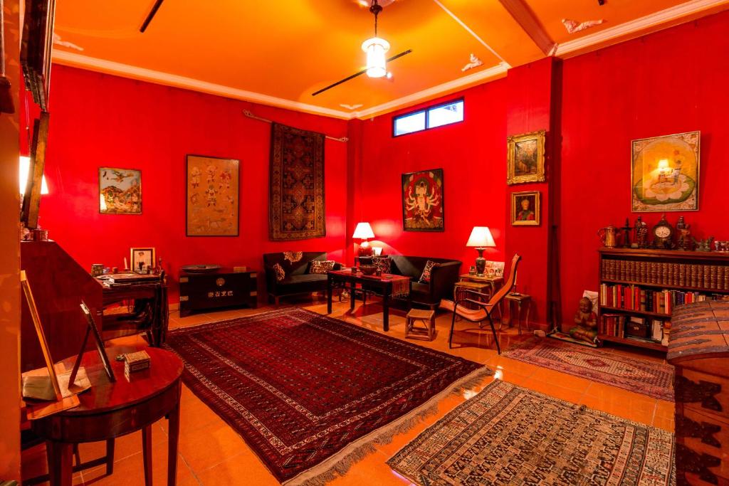 Living hall with sofa at Tanah Merah Art Resort