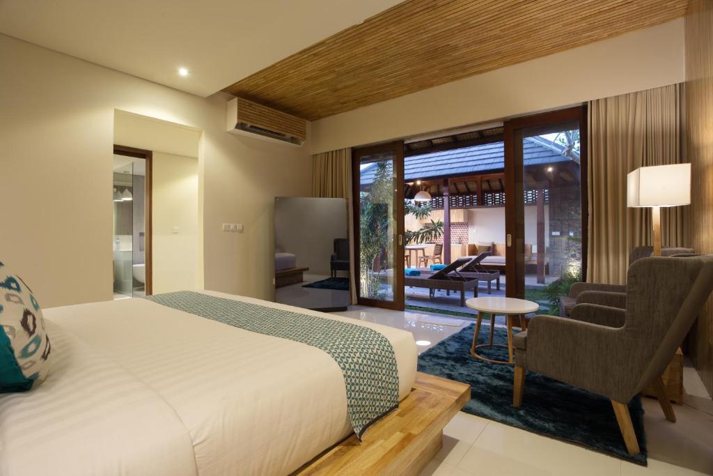 Bedroom with Swimming pool at Theanna Canggu