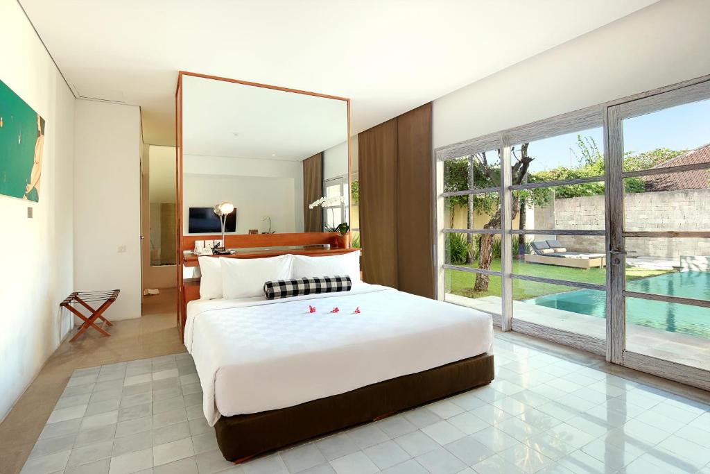 Bedroom with Pool with view at Uma Sapna