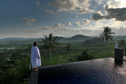 Private pool villa with a view of rice paddies at di Bias in Tirtagangga