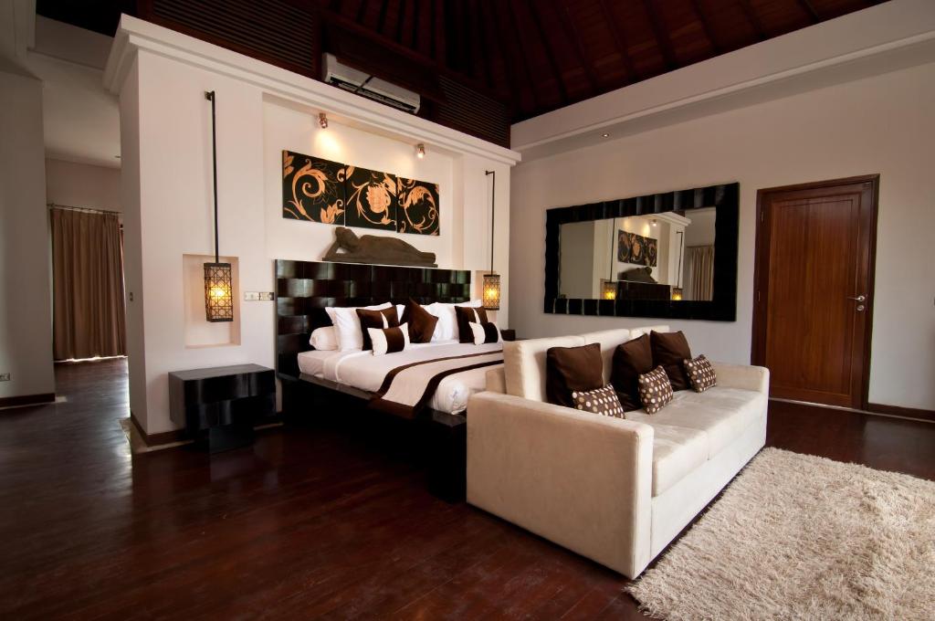 Bedroom with AC at Villa Kaira Estate