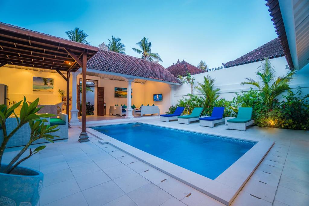 Private pool at Villa Ley Double 