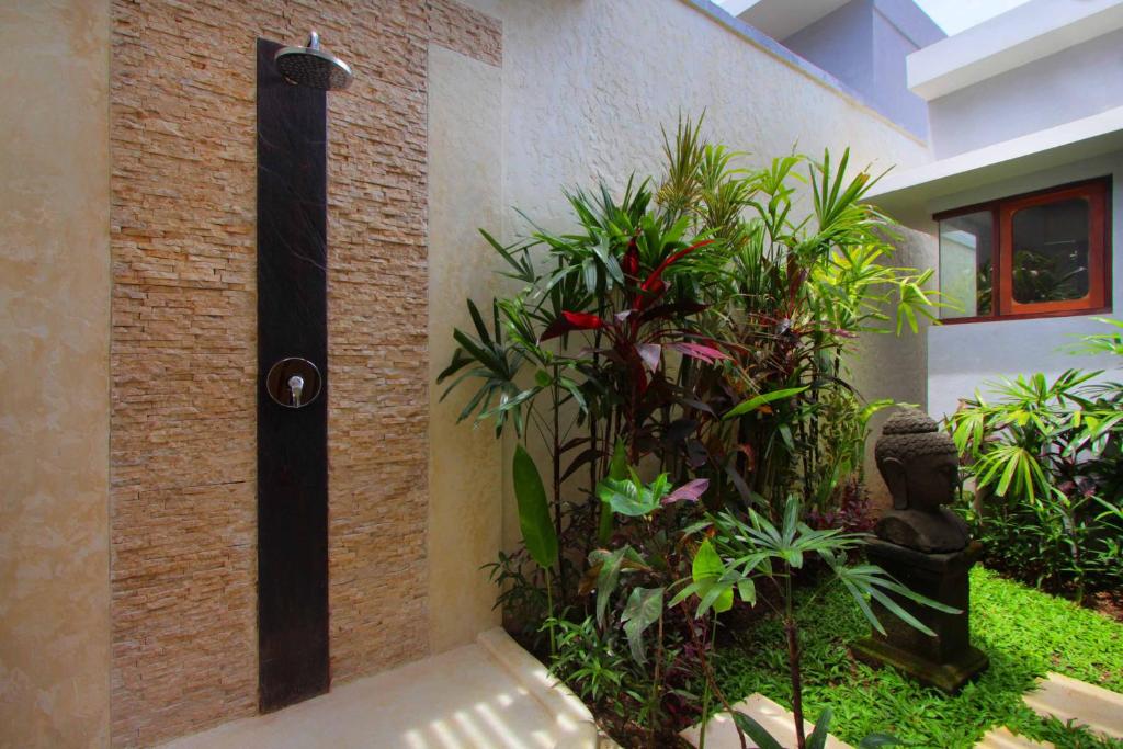Shower at Bracha Villas Bali 