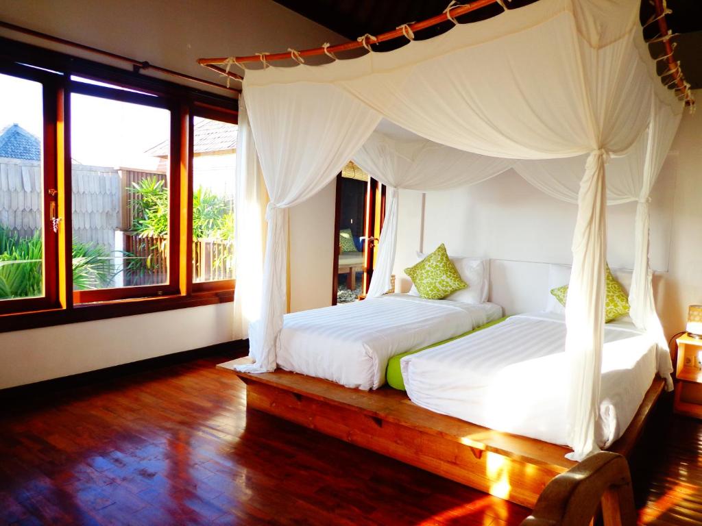 Twin bed with view at Villa Vanilla 2