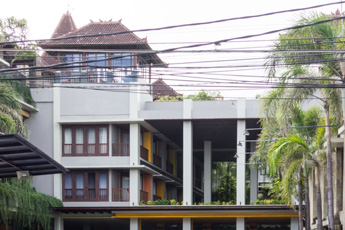 Modern hotel building with a front driveway