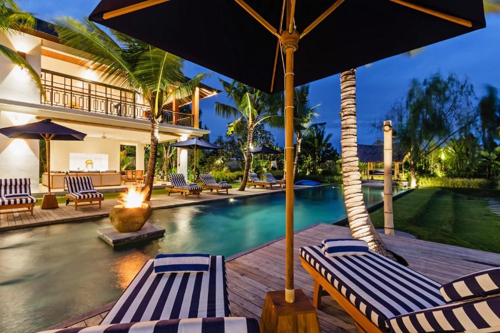 heritage villa night pool view
