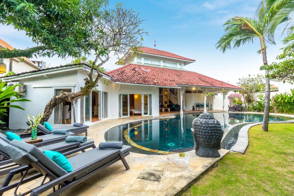 la villa buddha pool view