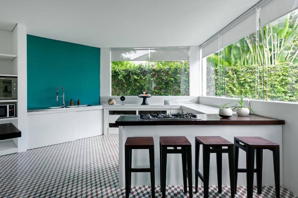 nedine villa kitchen