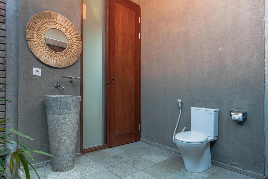 serenia villa bathroom 1