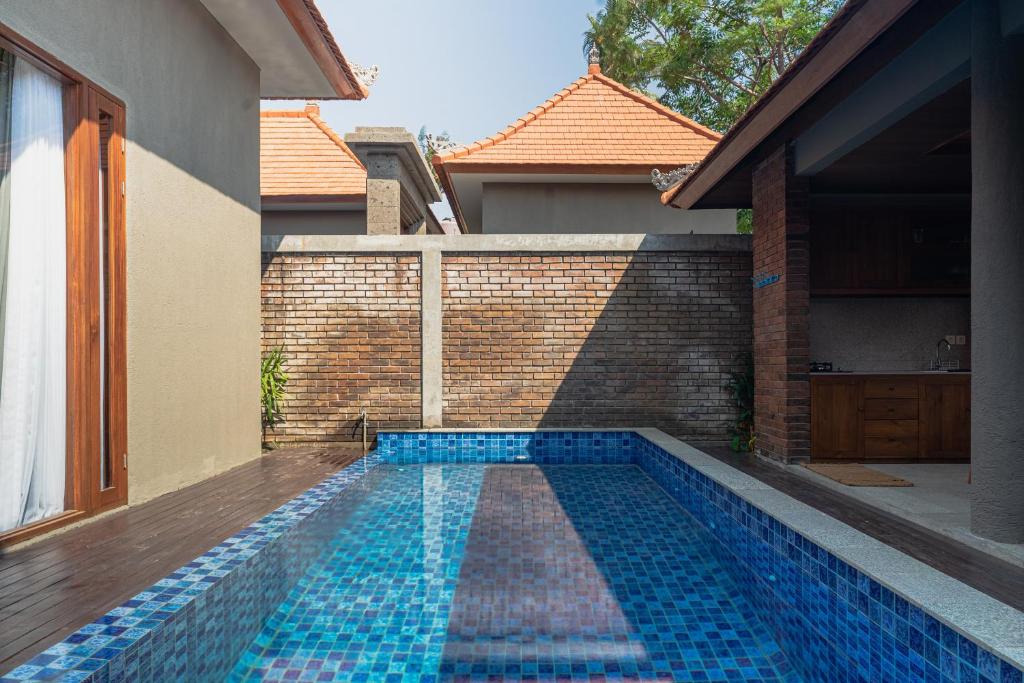 serenia villa pool 1
