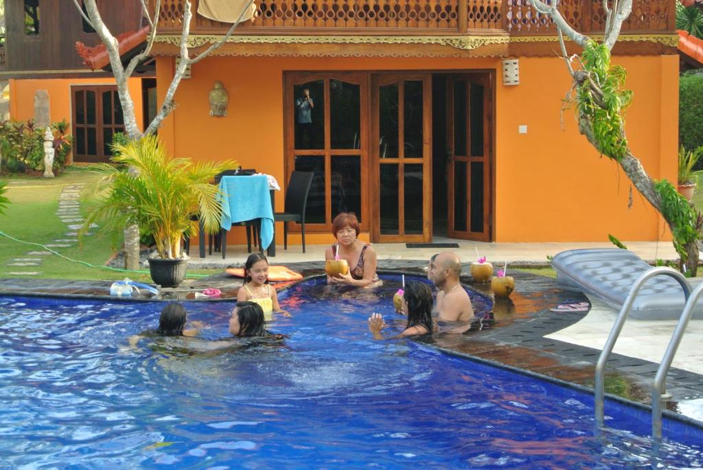 kura villas pool 3