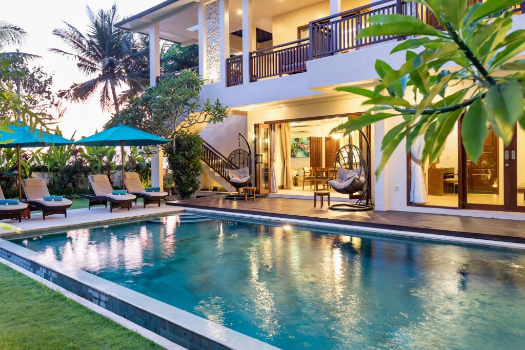 villa sanika pool 2