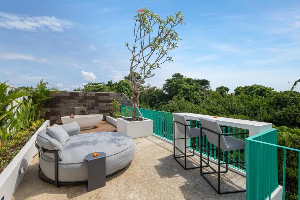 ayona villa terrace