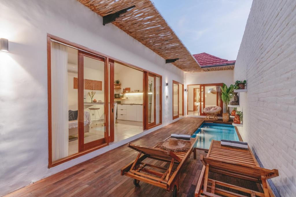 senna villa pool 4