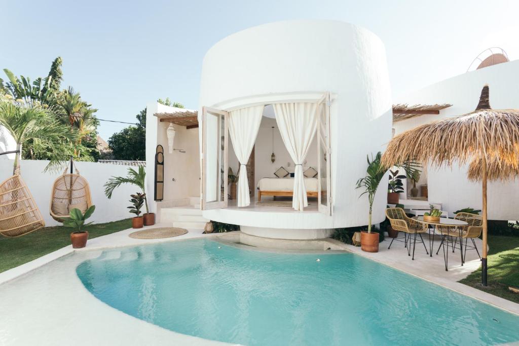 makaii tiny villa pool