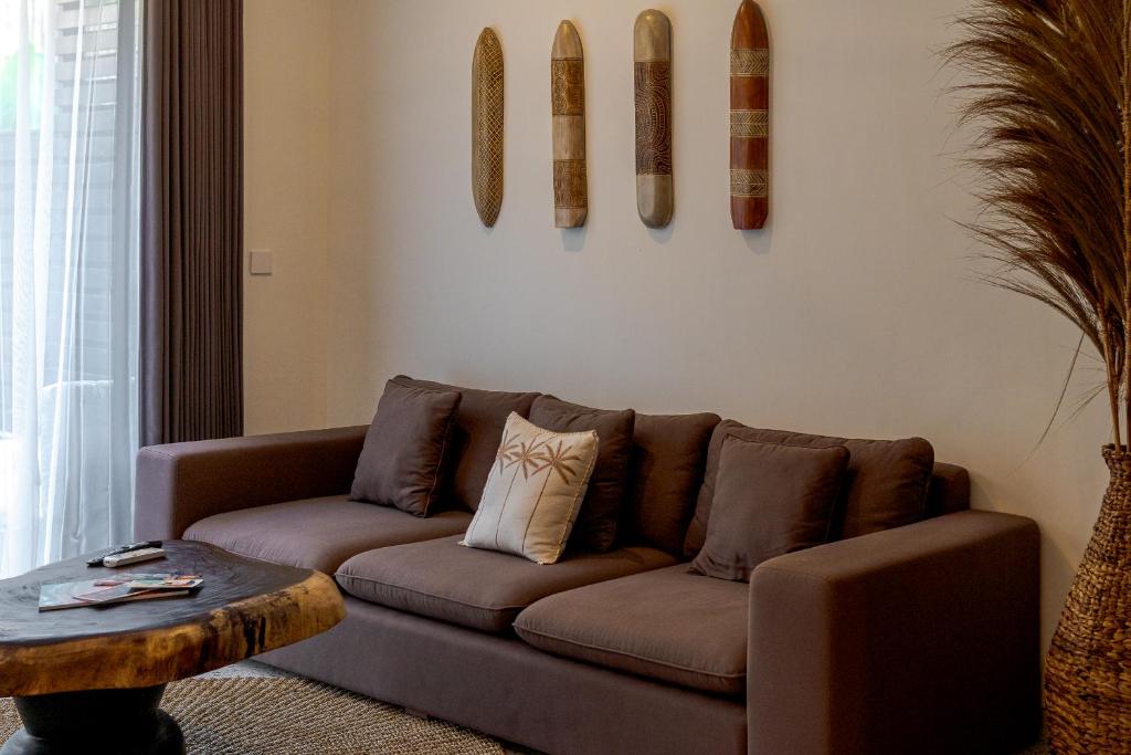 sunny village batu sofa detail 2