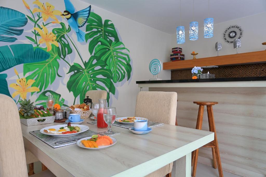 wina villa dining area