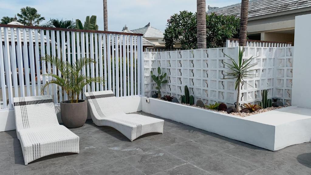 wina villa rooftop lounge